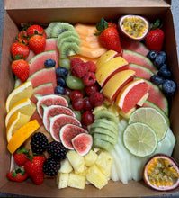 Load image into Gallery viewer, Fresh Fruit Box
